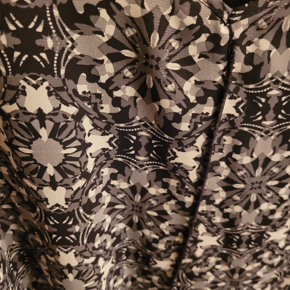 Ricki's Black and Gray Patterned Sleeveless Top - Picture 5 of 8